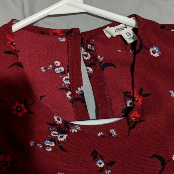 Crop Blouse - Picture 2 of 3